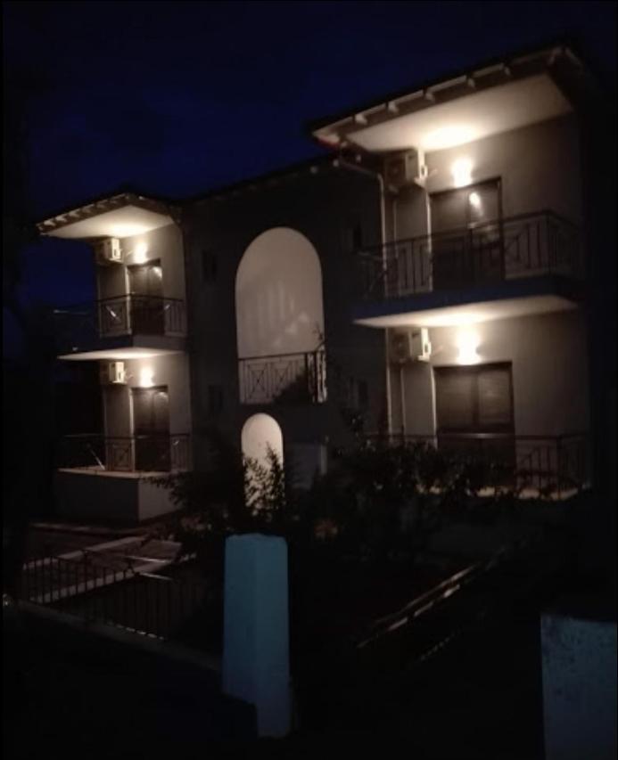 Merida Apartments Mola Kalyva Exterior photo